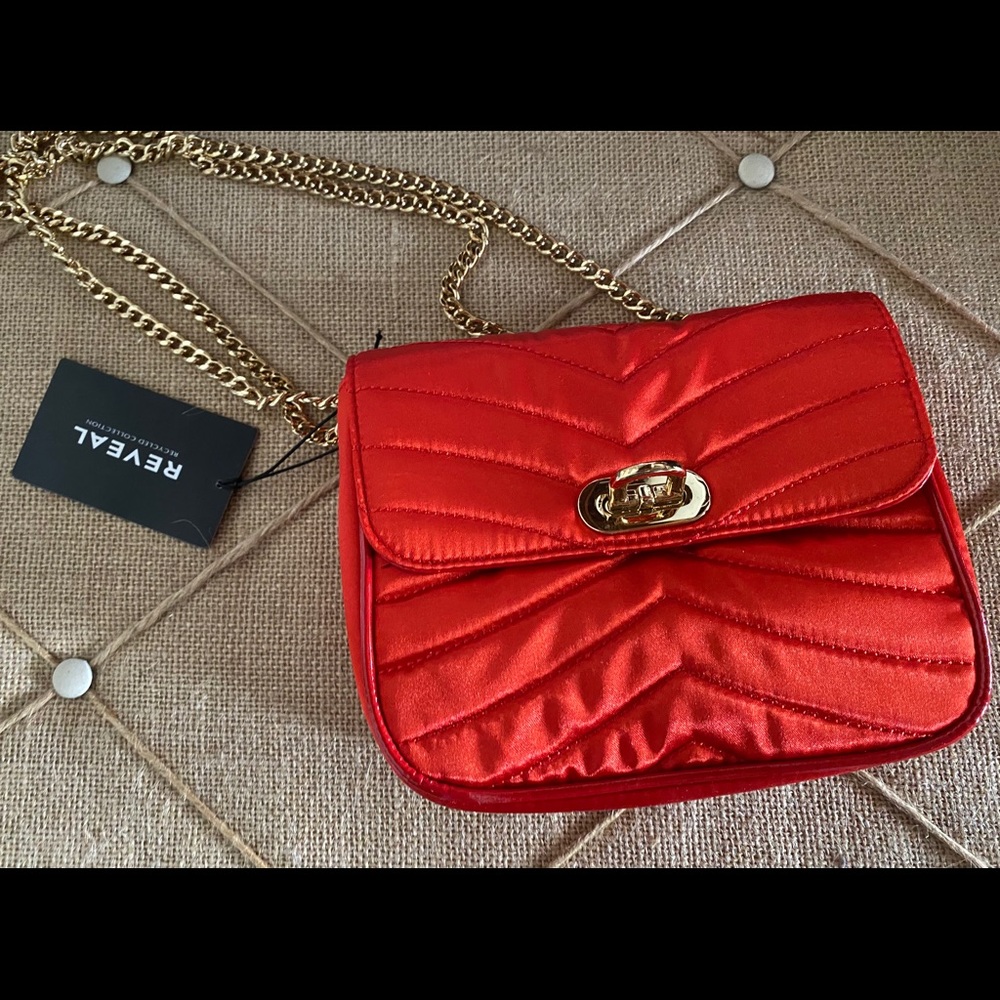 Reveal Handbag